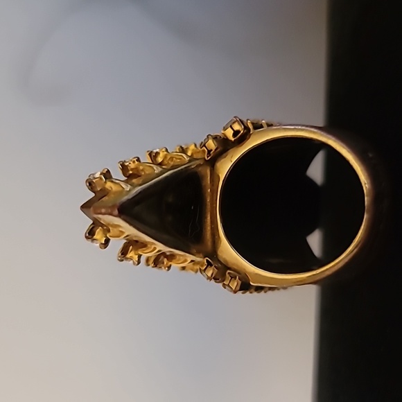 Vintage BETSEY JOHNSON Hollywood Glam Collection Tiger Motif Cocktail Ring. 7 - Picture 6 of 8